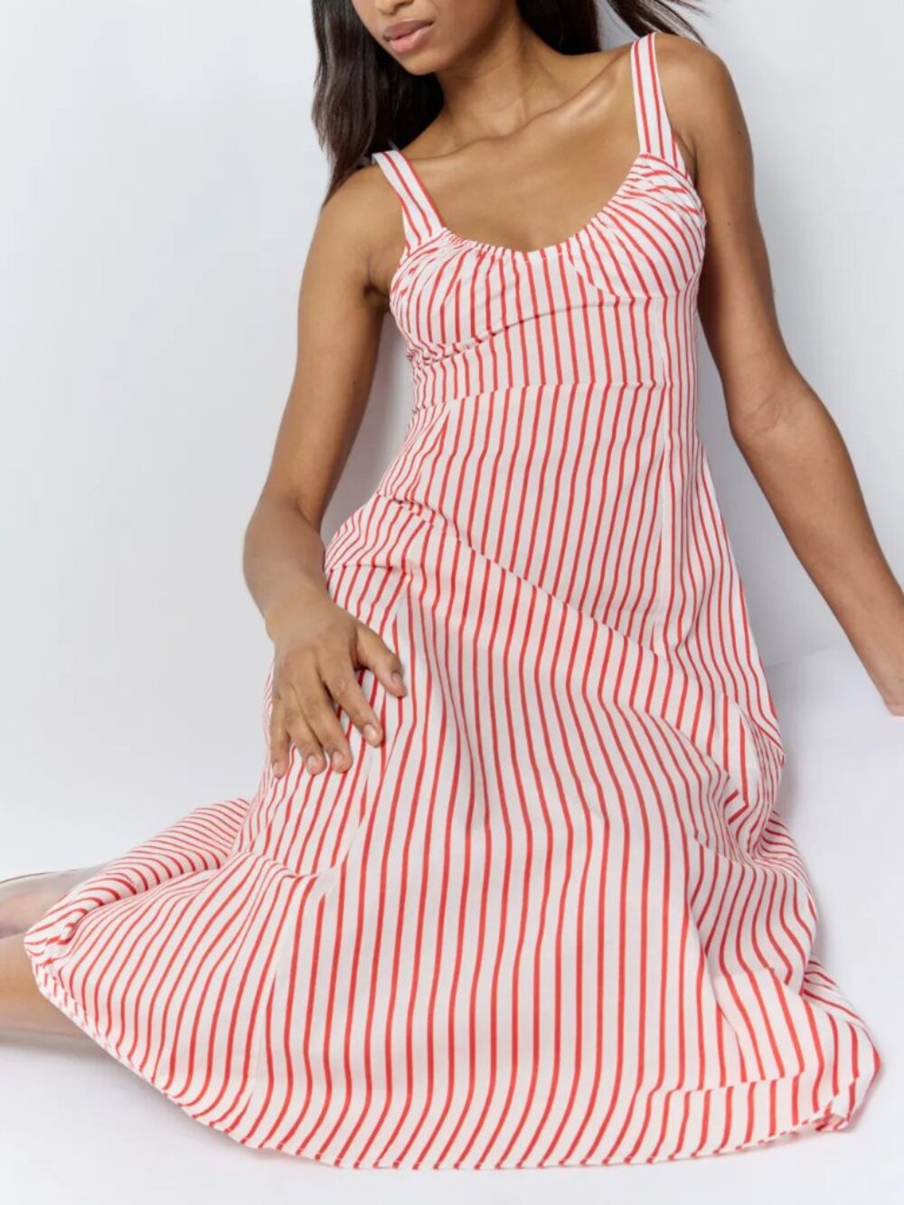 WE WORE WHAT DRESS - Picture 4 of 4
